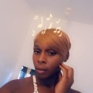 Meet your Posher, Ebony